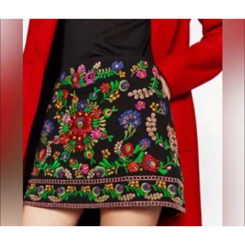 Zara Woman Embroidered Floral Mini Skirt Black Festival Hippie Boho Size L